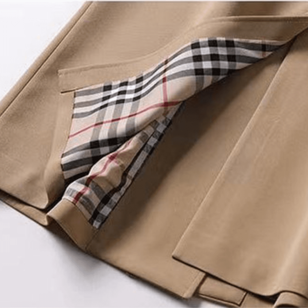Almira™ Gabardina Clásica y Elegante