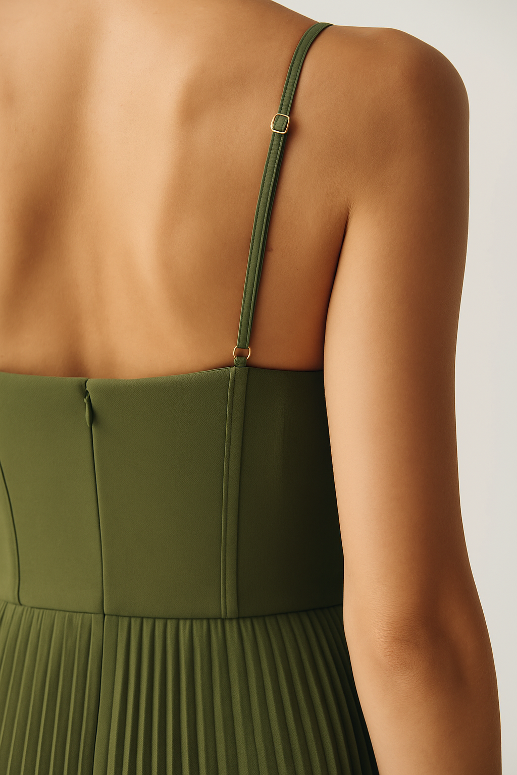 Ingrid™ – Elegant midi-kjole med tidløs snitt