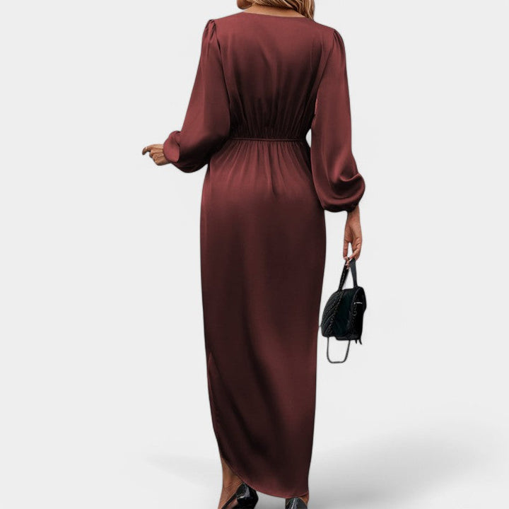 Ingrid™ | Elegant midikjole med V-hals og lange ermer