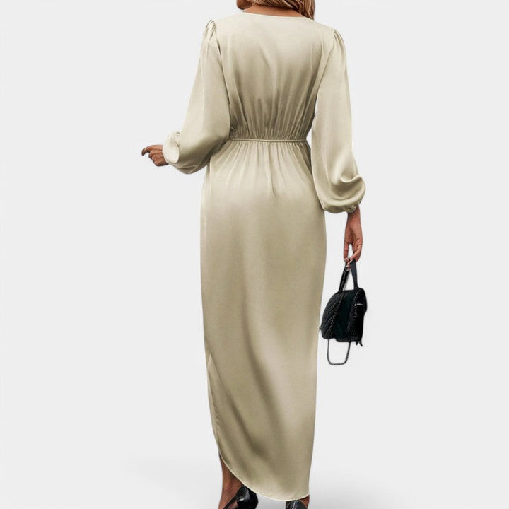Ingrid™ | Elegant midikjole med V-hals og lange ermer