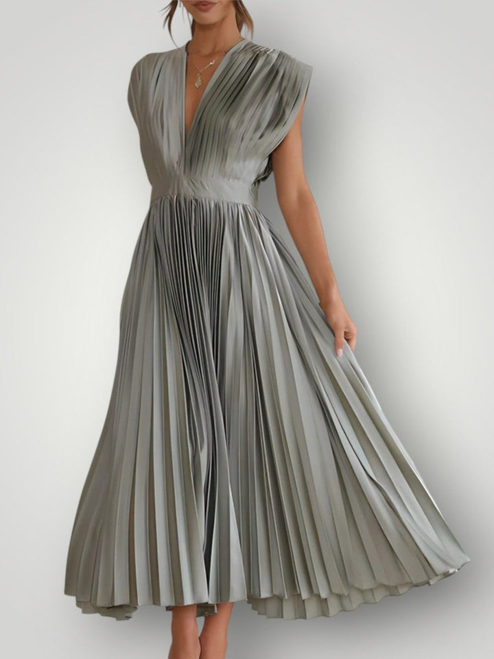 CELESTIA | ELEGANT PLISSEKJOLE - Nordic Boutique & Co.