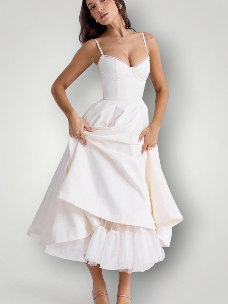 JULIA | STILFULL KJOLE – fra Nordic Boutique & Co. | Nordic Boutique & Co.