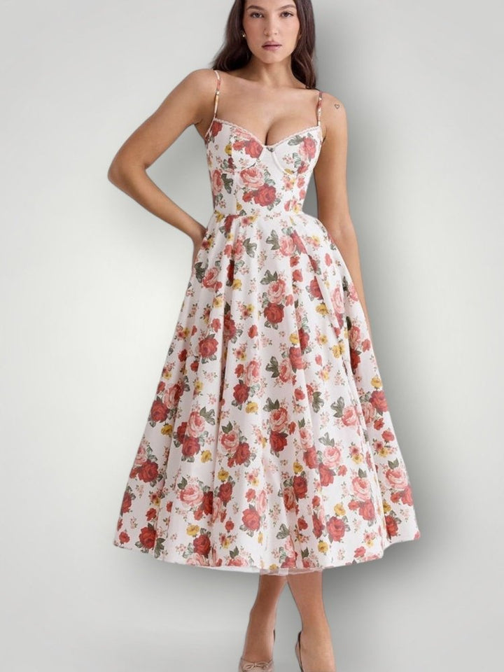 JULIA | STILFULL KJOLE – fra Nordic Boutique & Co. | Nordic Boutique & Co.