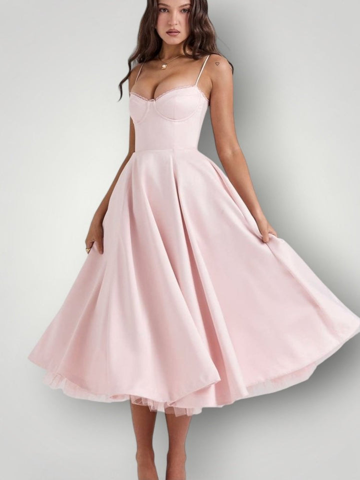 JULIA | STILFULL KJOLE – fra Nordic Boutique & Co. | Nordic Boutique & Co.