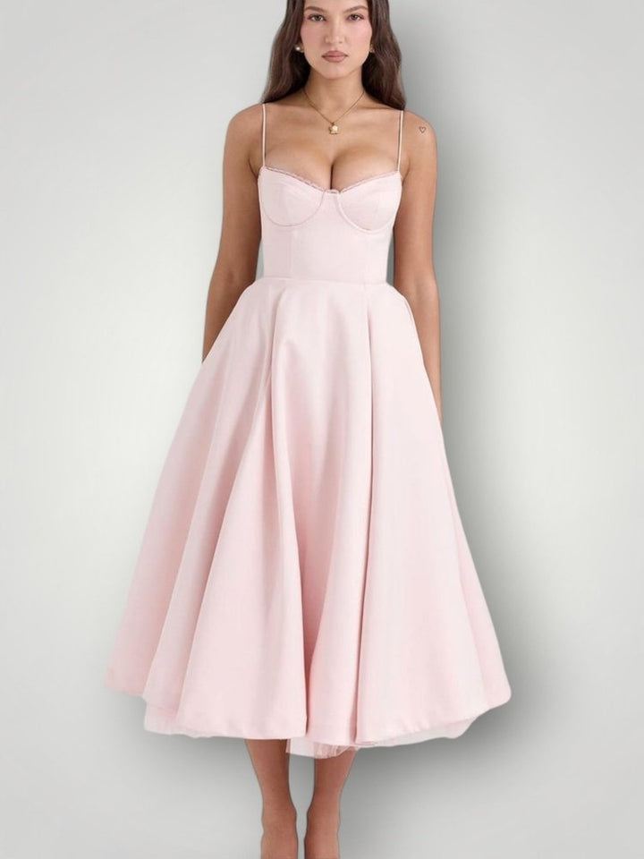 JULIA | STILFULL KJOLE – fra Nordic Boutique & Co. | Nordic Boutique & Co.